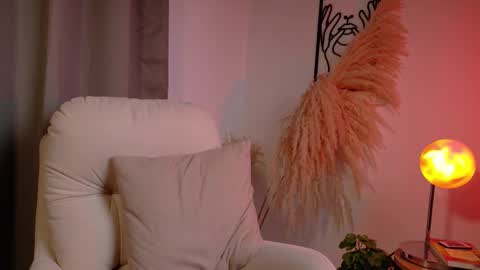 VictoriaNova online show from February 2026 08:20:01 PM