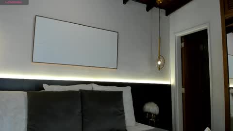 Victoria Shelby  online show from September 2025 11:34:01 AM