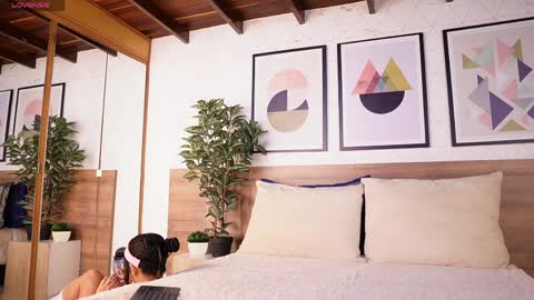 Victoria Shelby  online show from April 2026 11:37:01 AM