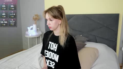 V I C T O R I A online show from December 2024 05:37:02 AM