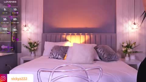 Snapshot of victoriaxx_ chatting on January 2026 08:25:02 PM hi Im daniela I will be online again in 15 hours after each transmission 3 online show from January 2026 08:25:02 PM