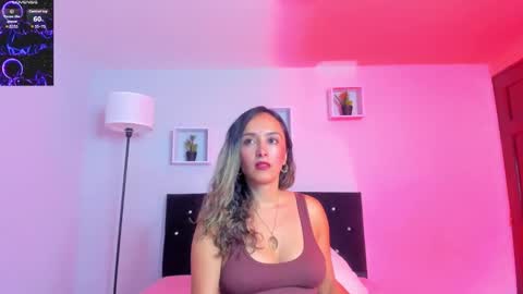 Snapshot of victoriia_rose_ chatting on May 2026 02:33:02 PM victoriia_rose_ online show from May 2026 02:33:02 PM