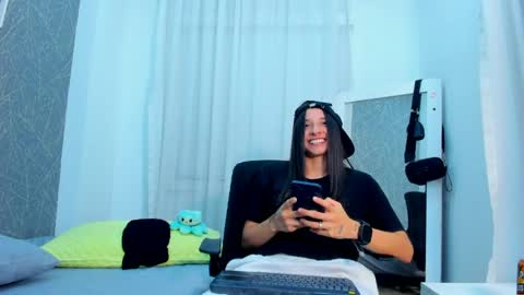 viictoriiasaenz online show from April 2026 03:20:02 AM