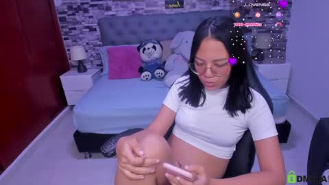 Violet online show from April 2026 06:25:01 PM