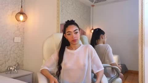 Violet  online show from November 2025 07:36:03 PM