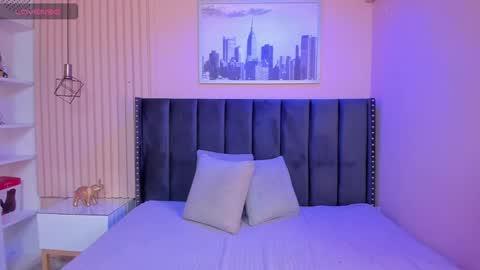 Viiolett online show from February 2025 07:36:01 PM