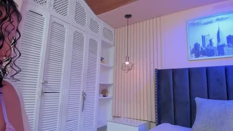 Viiolett online show from September 2025 08:11:02 PM