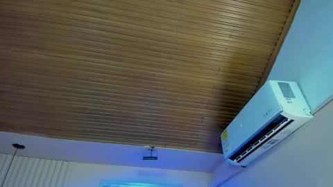 Viiolett online show from September 2025 07:59:01 PM