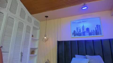 Viiolett online show from October 2025 08:50:02 PM