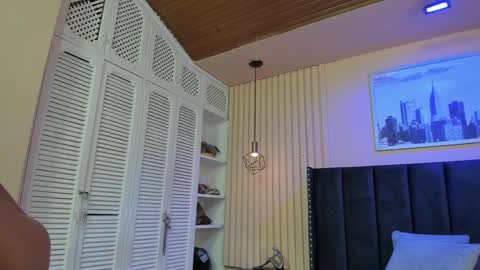 Viiolett online show from November 2025 09:26:01 PM