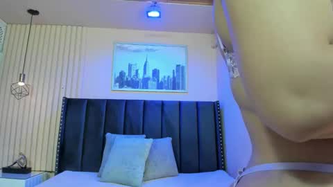 Viiolett online show from February 2026 07:30:02 PM