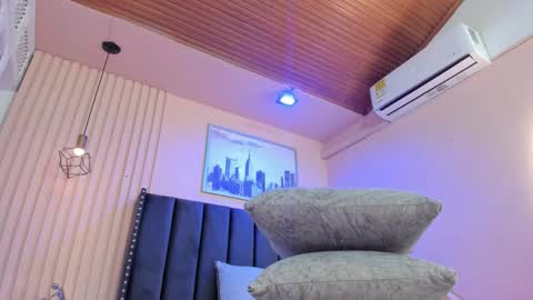 Viiolett online show from February 2026 08:34:01 PM