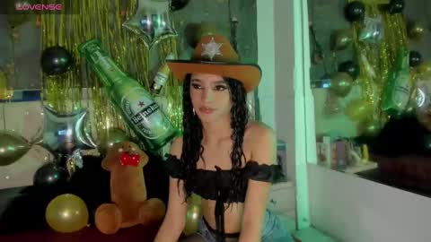 Snapshot of viiolettlopez chatting on October 2025 01:07:01 PM Violet online show from October 2025 01:07:01 PM