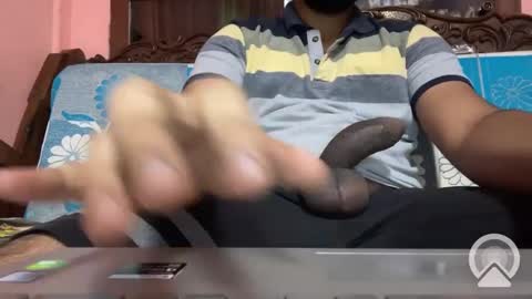 Snapshot of vijay_shetty chatting on February 2025 08:16:01 PM Vijay Shetty online show from February 2025 08:16:01 PM