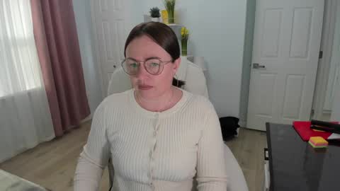 Snapshot of vika7333 chatting on February 2025 04:52:01 PM Ukrainian-woman online show from February 2025 04:52:01 PM