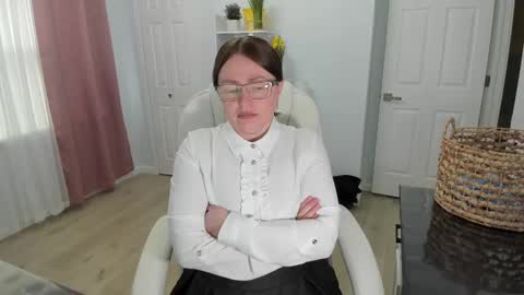 Snapshot of vika7333 chatting on February 2025 03:08:01 PM Ukrainian-woman online show from February 2025 03:08:01 PM