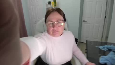 Snapshot of vika7333 chatting on February 2025 05:26:02 PM Ukrainian-woman online show from February 2025 05:26:02 PM