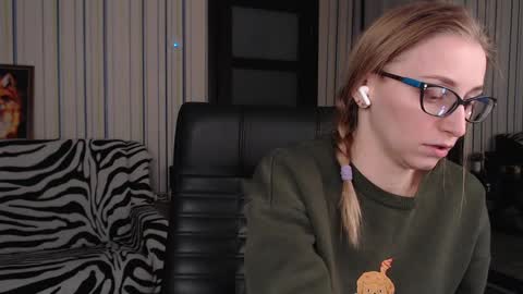 Snapshot of vikaericka chatting on March 2025 01:03:02 AM Vika online show from March 2025 01:03:02 AM