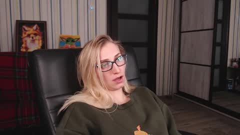 Snapshot of vikaericka chatting on October 2025 11:39:01 PM Vika online show from October 2025 11:39:01 PM