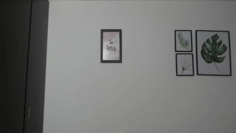 Snapshot of viki_mom chatting on January 2025 03:28:02 AM Viki Mom online show from January 2025 03:28:02 AM