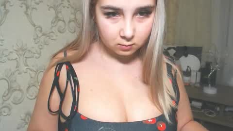 Snapshot of vikiwaitingforyou chatting on February 2026 05:30:02 PM Vitoria online show from February 2026 05:30:02 PM