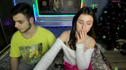 Snapshot of vikki_and_george chatting on January 2025 09:22:01 PM vikki and george online show from January 2025 09:22:01 PM