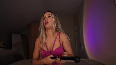 Snapshot of vikkilustfull chatting on November 2025 12:05:02 PM VIKKI online show from November 2025 12:05:02 PM