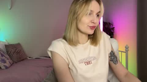 Vikky online show from May 2026 01:03:01 AM