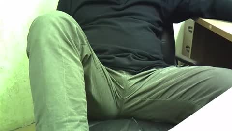 viknik16cm online show from November 2025 06:01:01 AM