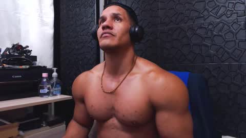 Snapshot of viktorherrera chatting on September 2025 03:12:02 PM Viktor Herrera online show from September 2025 03:12:02 PM