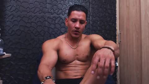 Snapshot of viktorherrera chatting on October 2025 03:30:02 PM Viktor Herrera online show from October 2025 03:30:02 PM