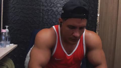 Snapshot of viktorherrera chatting on November 2025 04:13:02 AM Viktor Herrera online show from November 2025 04:13:02 AM