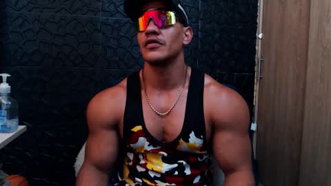 Snapshot of viktorherrera chatting on November 2025 02:28:01 PM Viktor Herrera online show from November 2025 02:28:01 PM