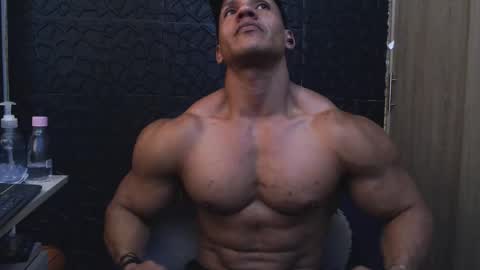 Snapshot of viktorherrera chatting on November 2025 02:46:01 PM Viktor Herrera online show from November 2025 02:46:01 PM