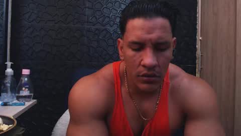 Snapshot of viktorherrera chatting on November 2025 02:33:01 PM Viktor Herrera online show from November 2025 02:33:01 PM