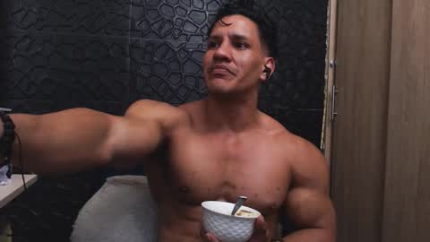 Snapshot of viktorherrera chatting on November 2025 02:45:02 AM Viktor Herrera online show from November 2025 02:45:02 AM