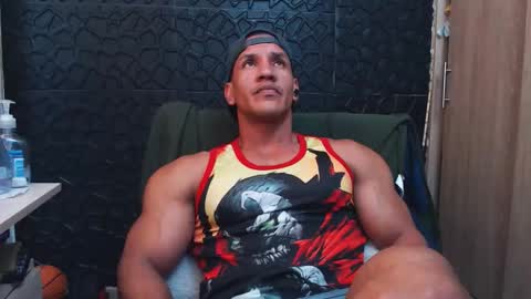 Snapshot of viktorherrera chatting on November 2025 03:01:02 PM Viktor Herrera online show from November 2025 03:01:02 PM