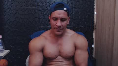 Snapshot of viktorherrera chatting on December 2025 07:53:02 PM Viktor Herrera online show from December 2025 07:53:02 PM