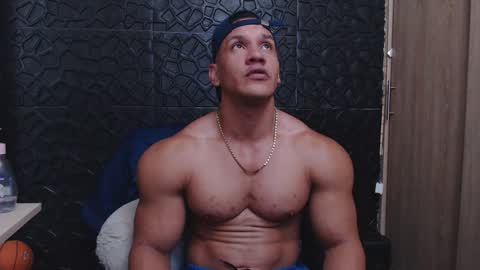 Snapshot of viktorherrera chatting on December 2025 10:41:02 AM Viktor Herrera online show from December 2025 10:41:02 AM