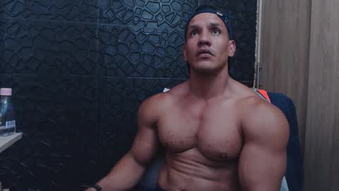 Viktor Herrera online show from December 2025 09:23:02 PM