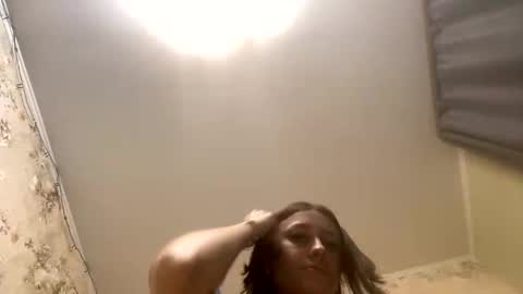 Snapshot of viktoria9898 chatting on February 2026 11:32:01 PM Sweett online show from February 2026 11:32:01 PM