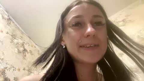 Snapshot of viktoria9898 chatting on March 2026 12:34:02 AM Sweett online show from March 2026 12:34:02 AM