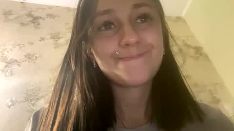 Snapshot of viktoria9898 chatting on March 2026 01:34:01 AM Sweett online show from March 2026 01:34:01 AM