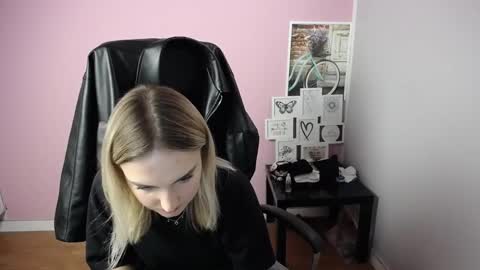 viktoria_lovely online show from October 2025 09:31:01 AM