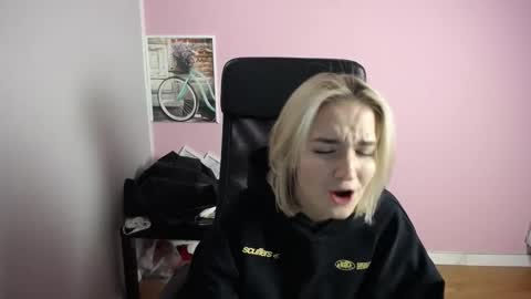 viktoria_lovely online show from March 2026 03:17:02 PM