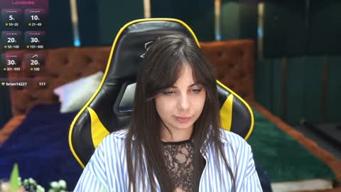 Snapshot of viktoria_storm chatting on January 2025 10:46:02 PM Alisa online show from January 2025 10:46:02 PM