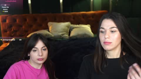 Snapshot of viktoria_storm chatting on January 2025 01:40:01 PM Alisa online show from January 2025 01:40:01 PM