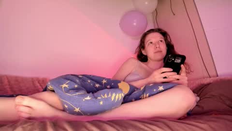 Vikky online show from November 2025 06:36:01 AM