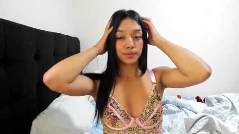 Snapshot of vinaly_y chatting on September 2025 05:11:01 AM Vinaly online show from September 2025 05:11:01 AM