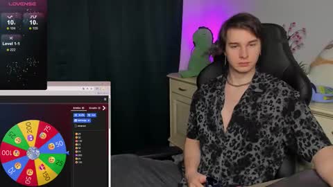 Snapshot of vincent__strong chatting on November 2025 08:23:02 AM Vincent Strong online show from November 2025 08:23:02 AM